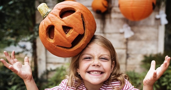 Sencillos consejos para cuidar los dientes de los niños en Halloween y disfrutar sin preocupaciones